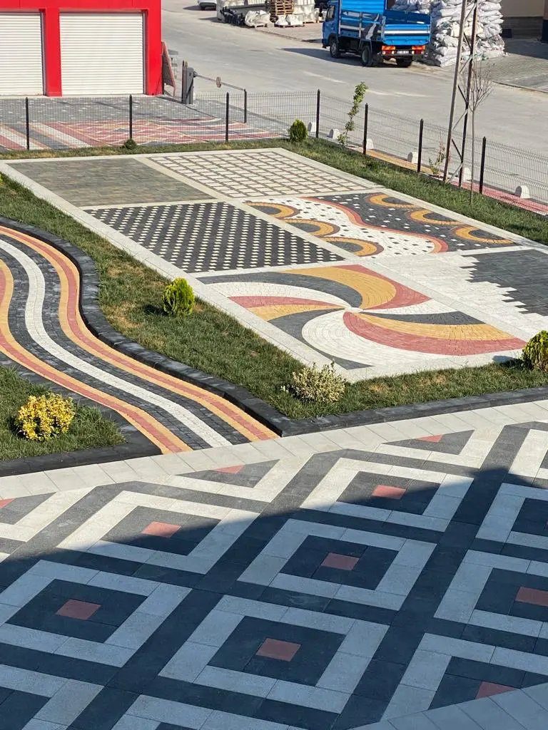 Curved colour laying patterns